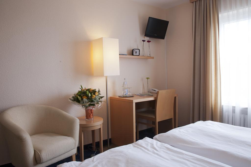 Hotel Oelen & Holgers Brasserie Und Lounge Bad Bentheim Room photo