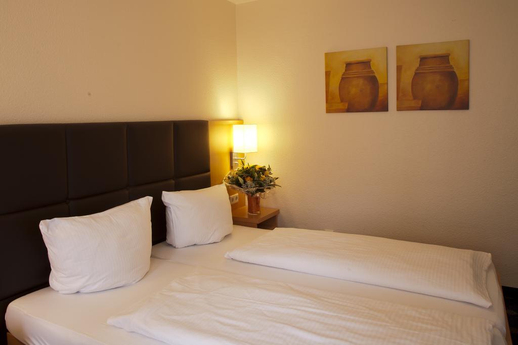 Hotel Oelen & Holgers Brasserie Und Lounge Bad Bentheim Room photo